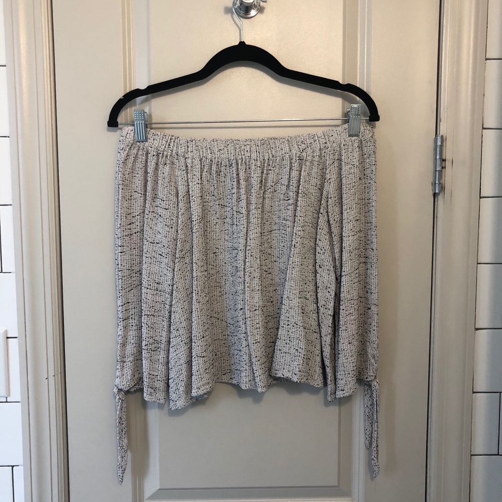 ABBELINE Off The Shoulder Top